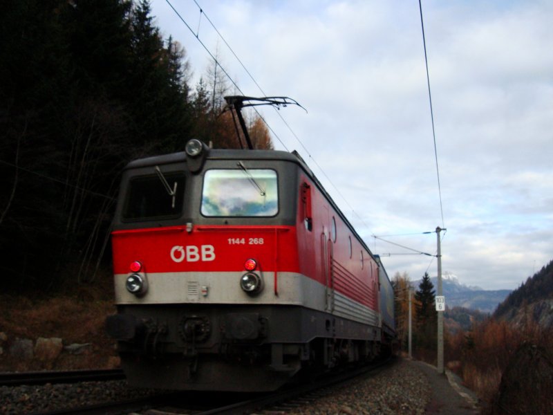 Am 08.11.2008 leistete die 1144 268 Schubdienst am Brenner.