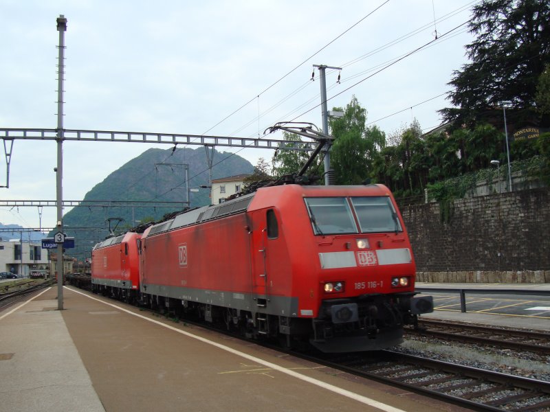 Zwei BR 185 durchfahren am 27.04.2008 mit einem GZ Lugano.
